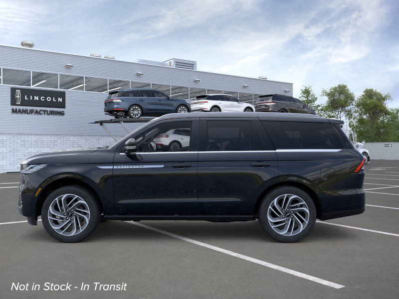 New 2026 Lincoln Navigator Reserve image 3