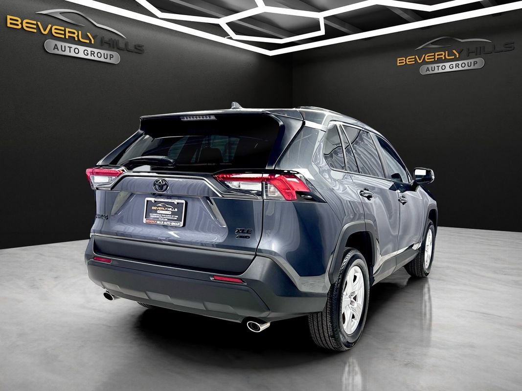Used 2019 Toyota RAV4 XLE w/ All Weather Liner Package AWD/4WD image 4