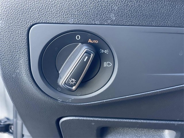 Used 2022 Volkswagen Tiguan SE image 18