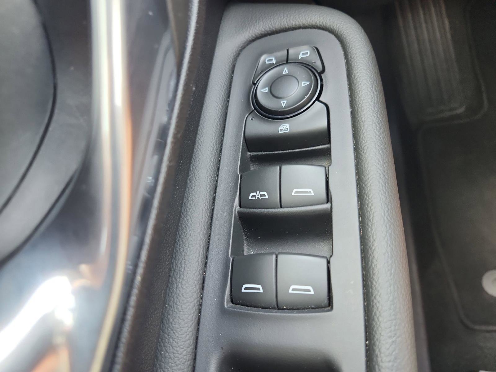 Used 2024 GMC Terrain SLE FWD image 17