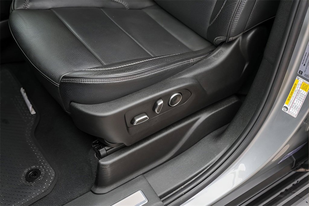 Used 2025 GMC Yukon Denali image 8