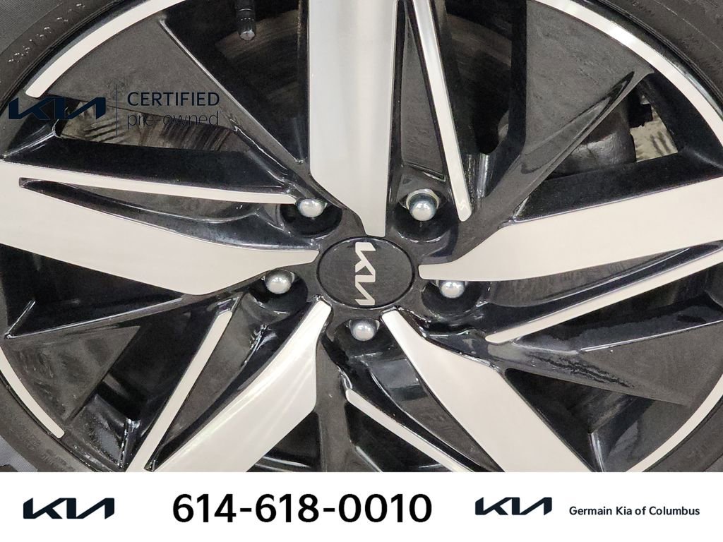 Certified 2023 Kia Sorento S w/ Panoramic Sunroof Package image 12
