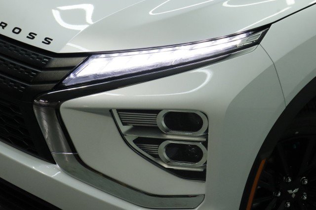New 2026 Mitsubishi Eclipse Cross LE AWD/4WD image 2