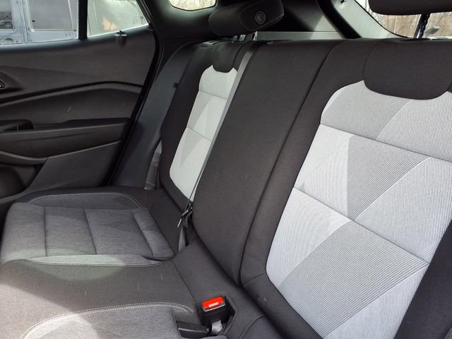Used 2024 Chevrolet Trax RS w/ Sunroof Package image 7