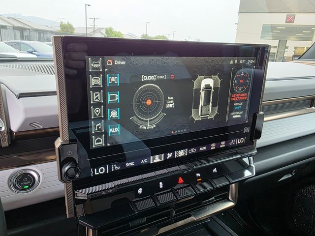 Used 2025 GMC Hummer EV 2X image 33