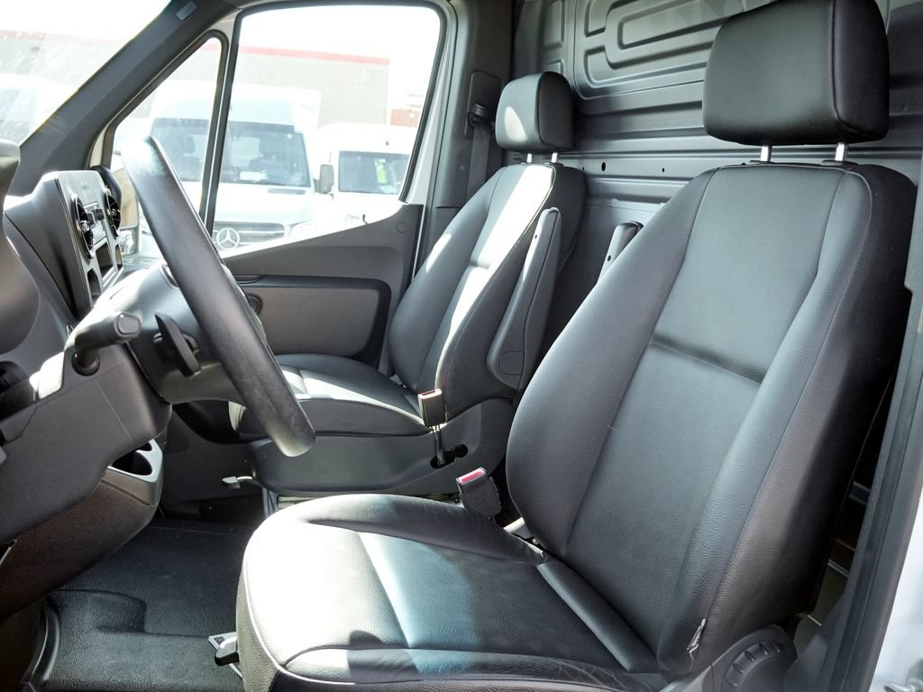 Used 2020 Mercedes-Benz Sprinter 2500 image 10