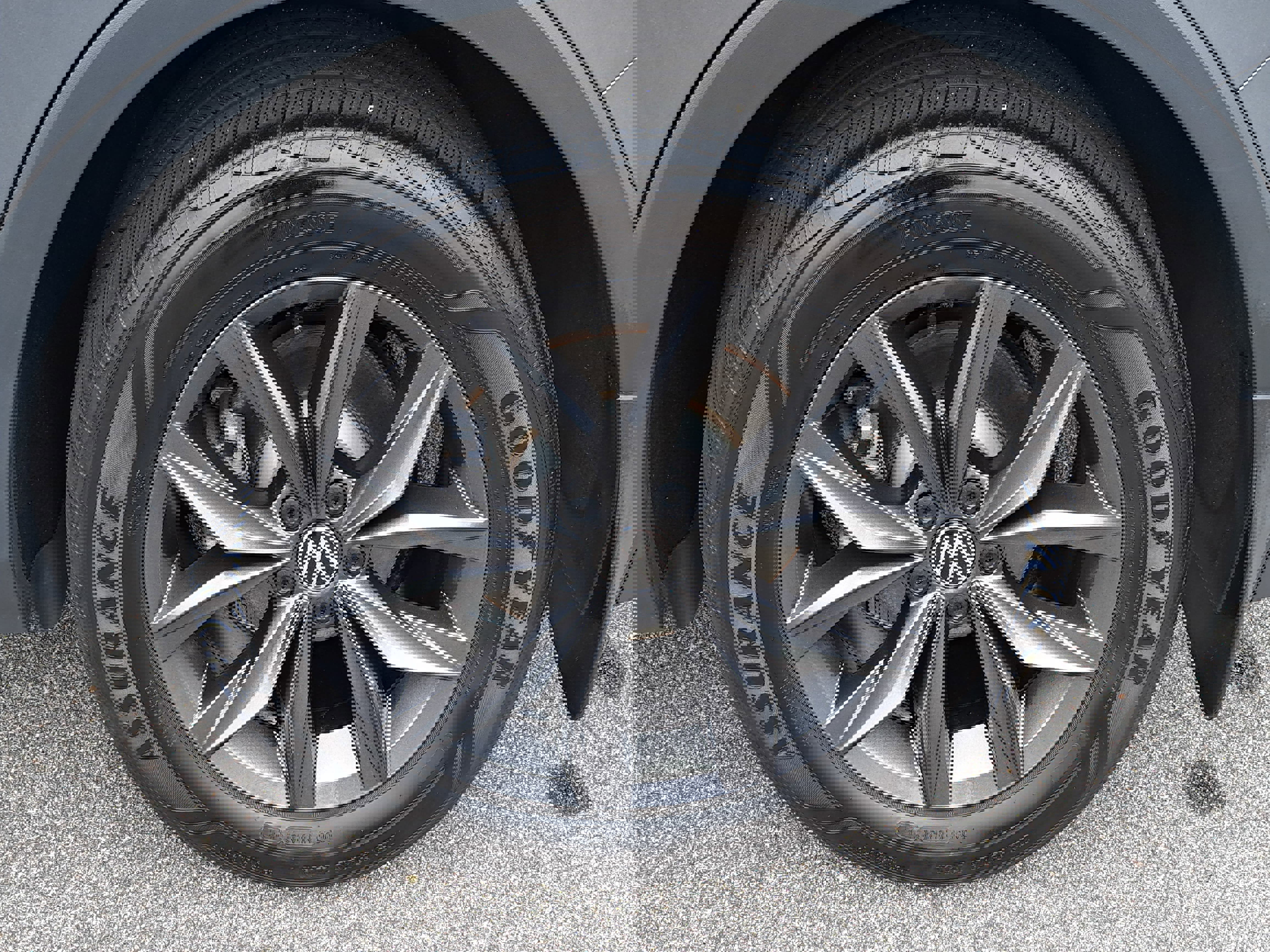 Certified 2023 Volkswagen Tiguan SE w/ Panoramic Sunroof Package image 32