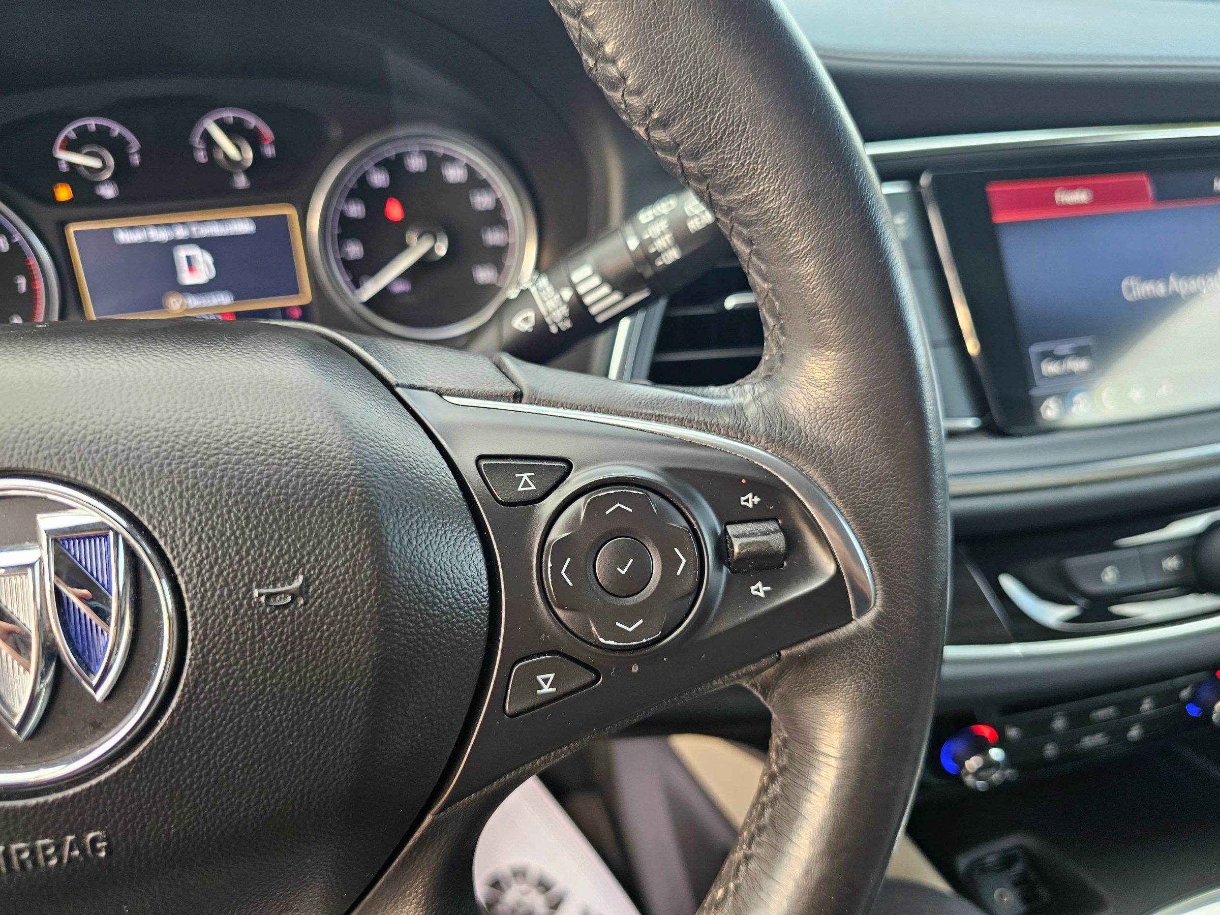 Used 2021 Buick Enclave Essence image 20