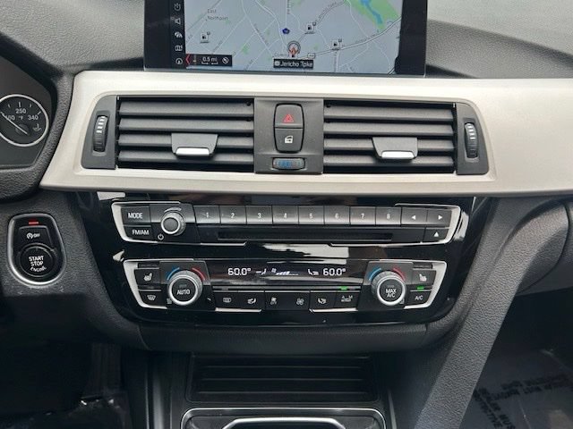 Used 2018 BMW 320i xDrive Sedan AWD/4WD image 24