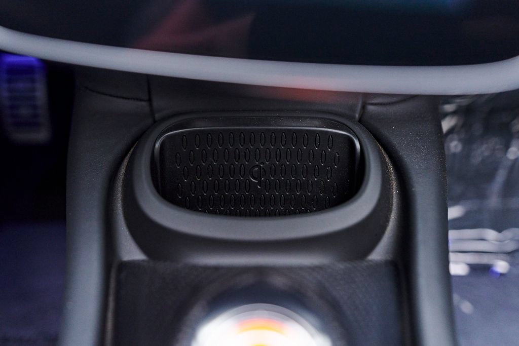 Used 2025 McLaren Artura Spider RWD image 40