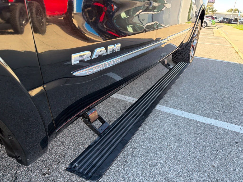 Used 2019 RAM 1500 Limited AWD/4WD image 12