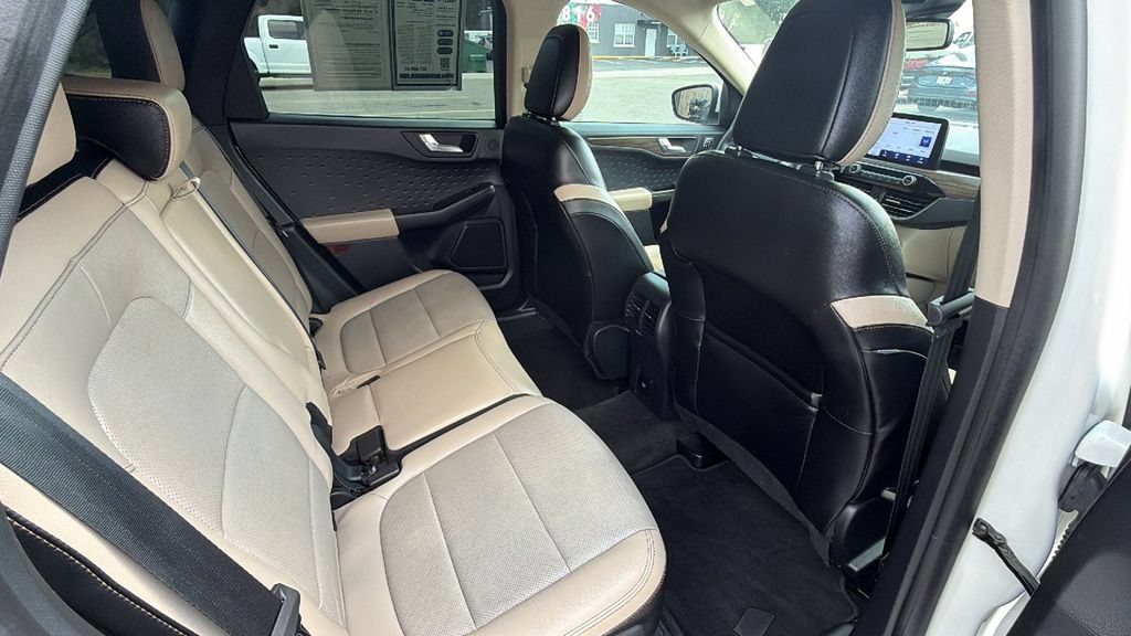 Used 2020 Ford Escape Titanium FWD image 33