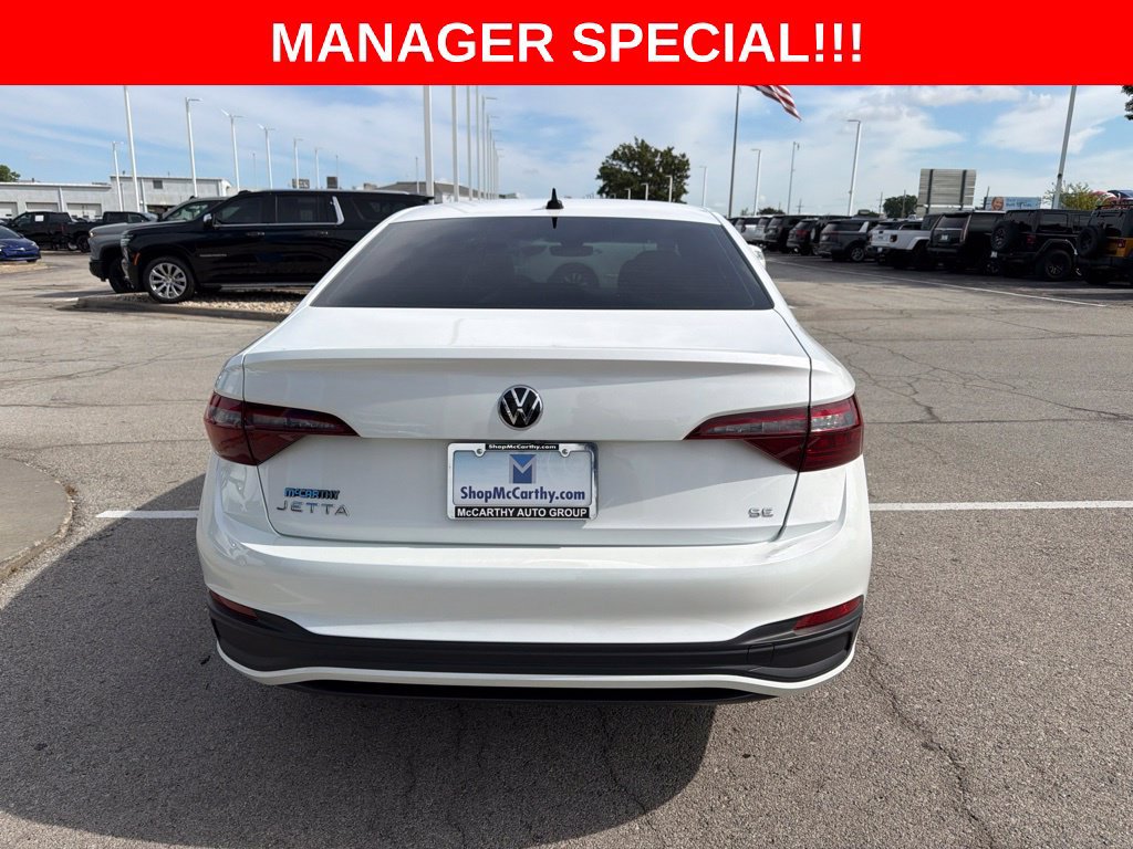 Used 2023 Volkswagen Jetta SE FWD image 4