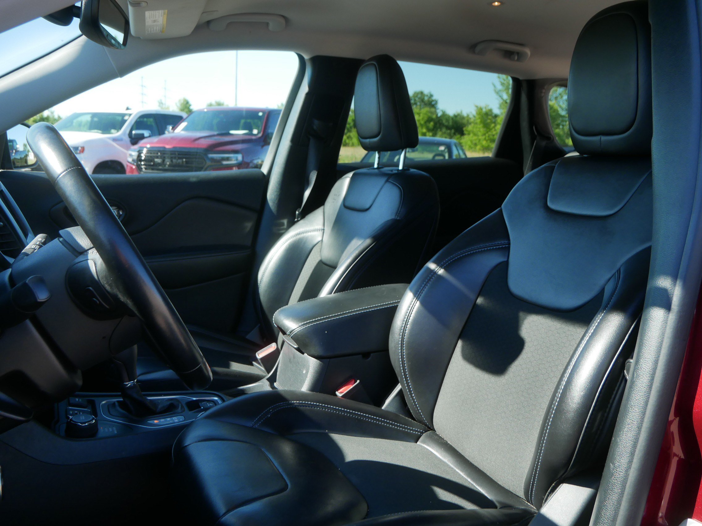 Certified 2020 Jeep Cherokee Latitude Plus w/ Comfort/Convenience Group AWD/4WD image 20