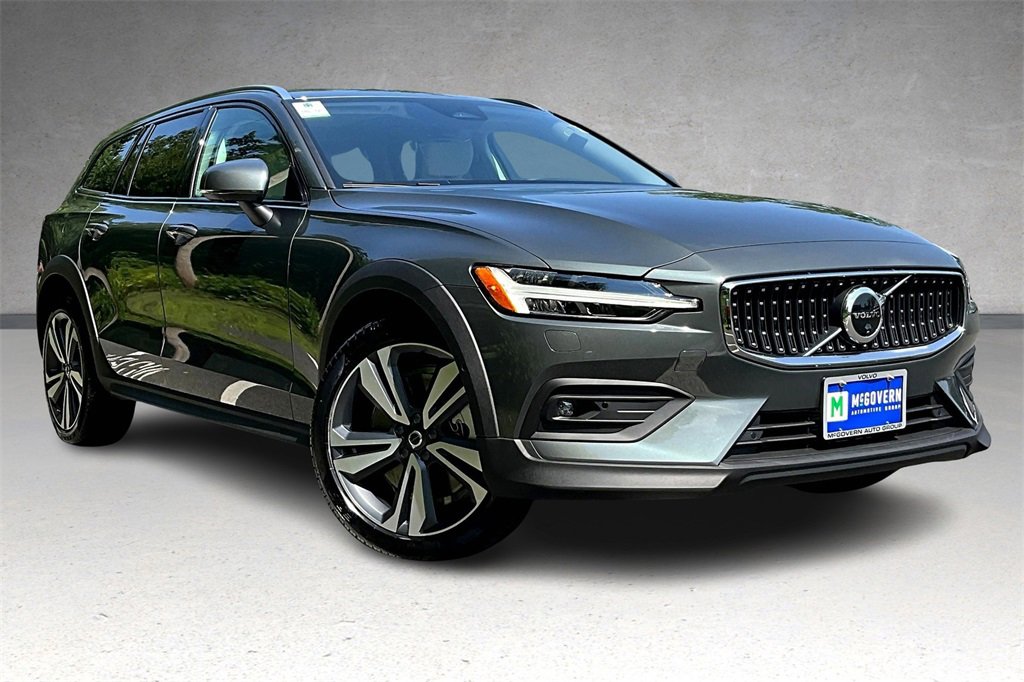 New 2026 Volvo V60 B5 Cross Country Plus w/ Protection Package Premier image 2