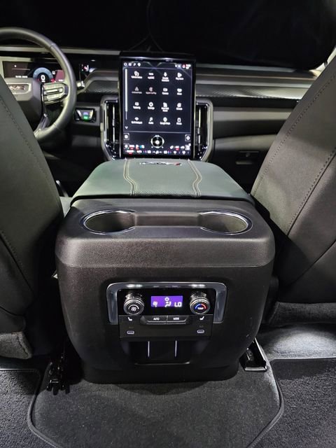 Used 2025 GMC Yukon AT4 w/ AT4 Premium Package image 41
