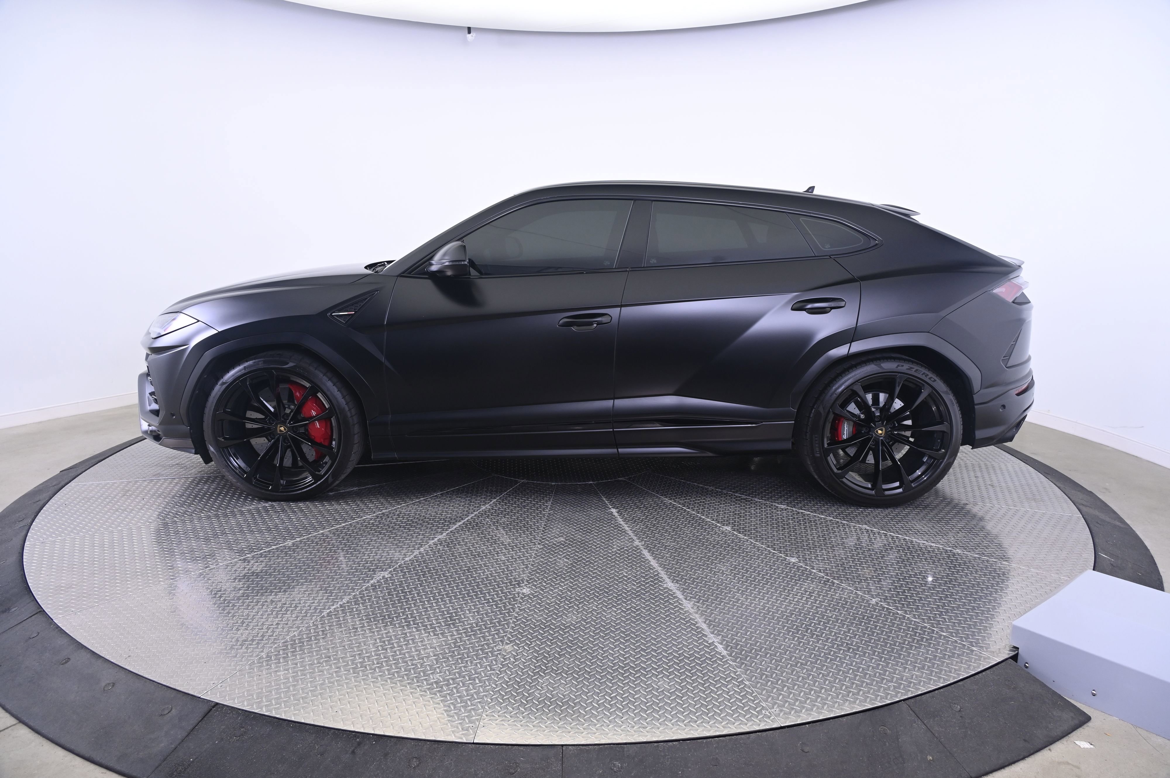 Used 2022 Lamborghini Urus image 2