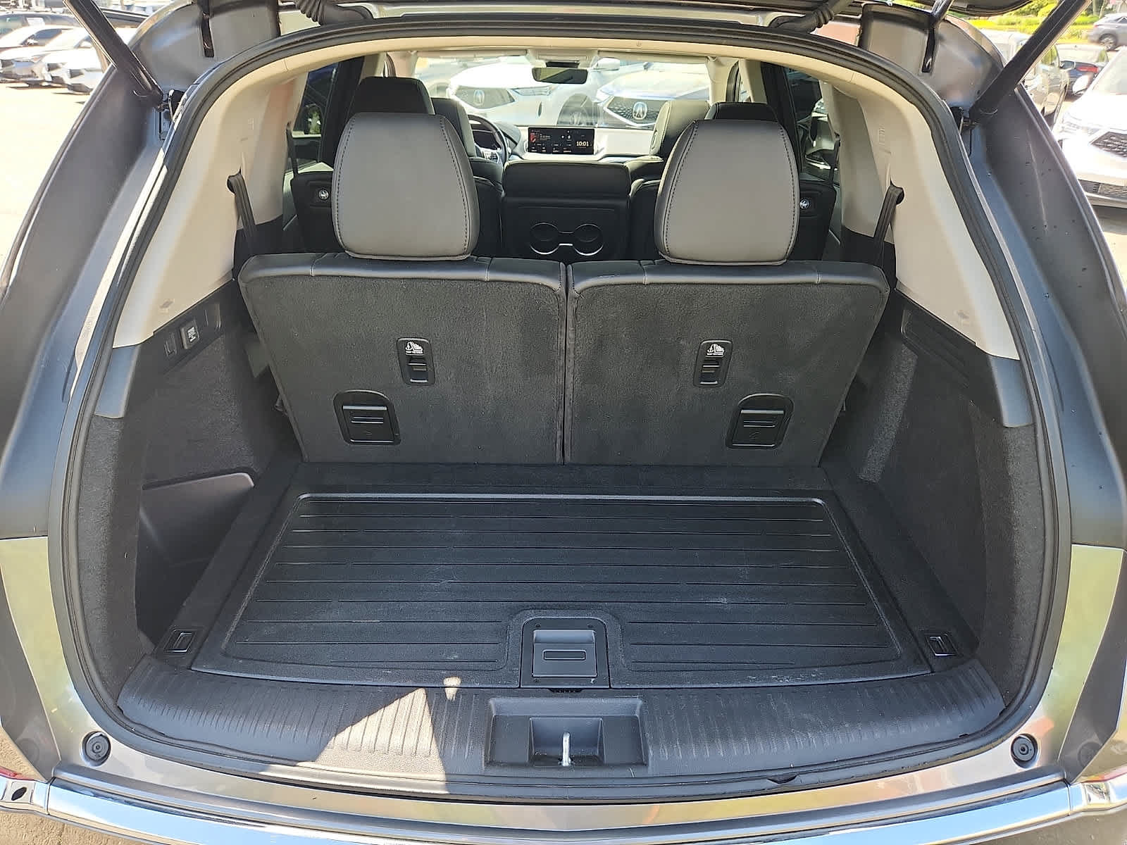 Used 2023 Acura MDX SH-AWD image 30
