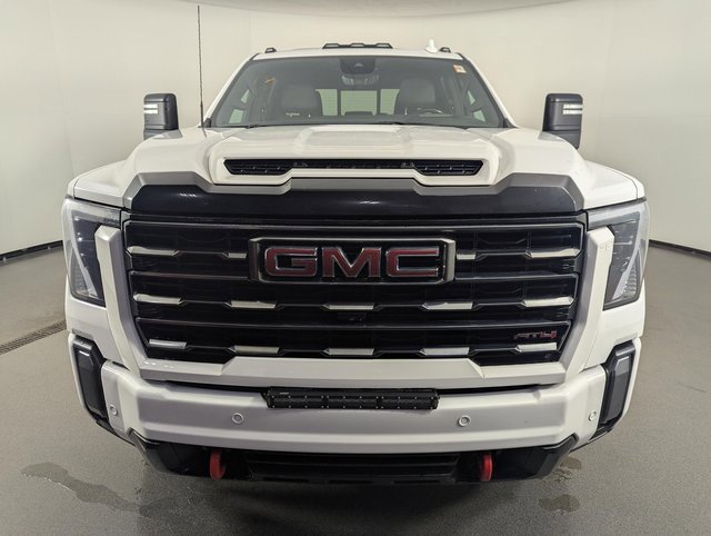 Used 2024 GMC Sierra 2500 AT4 w/ AT4 Premium Plus Package image 3