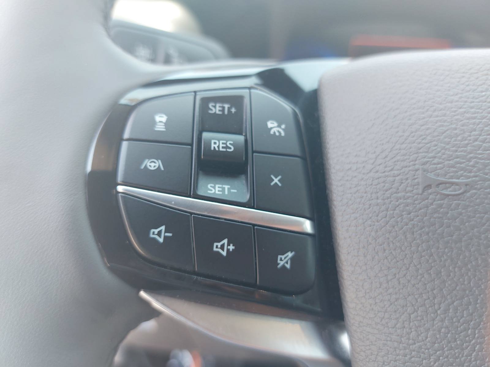 Used 2022 Ford Explorer Platinum w/ Equipment Group 601A AWD/4WD image 19