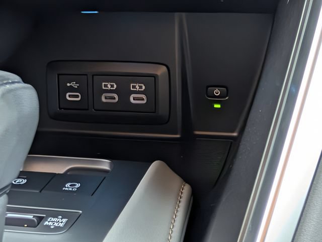 Certified 2023 Toyota Venza LE AWD/4WD image 17