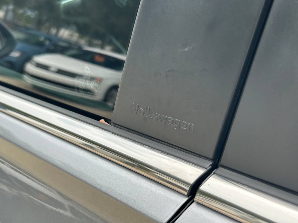 Certified 2025 Volkswagen Jetta SE FWD image 28