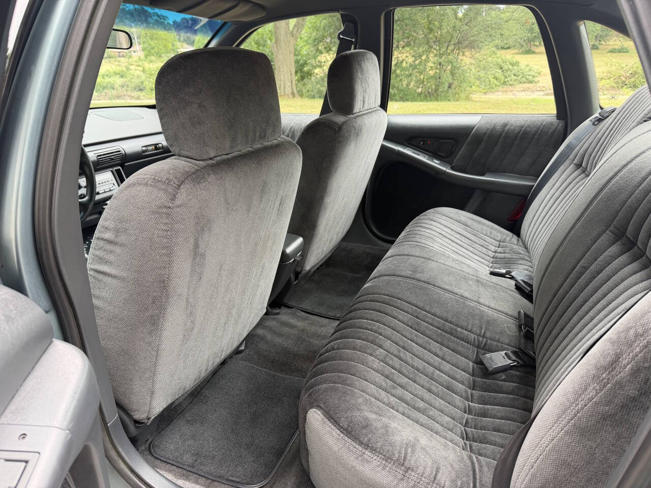 Used 1993 Pontiac Grand Prix LE FWD image 11