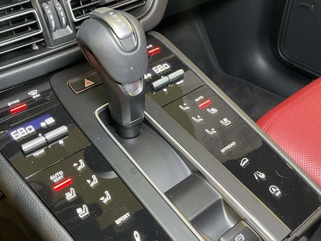 Certified 2026 Porsche Macan S AWD/4WD image 42