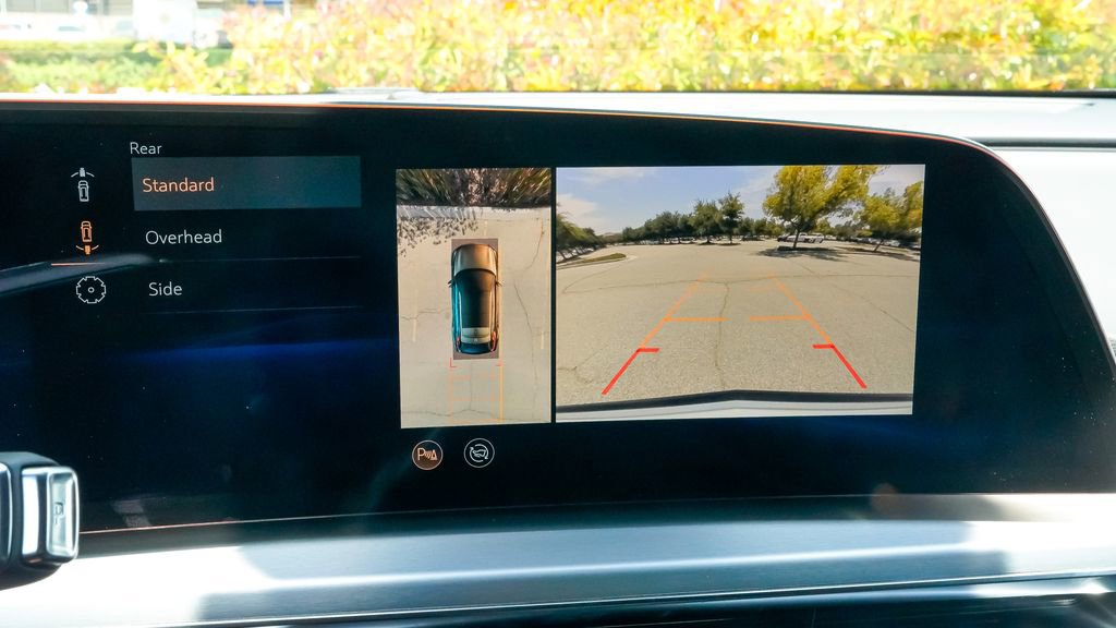 Used 2025 Cadillac Lyriq Sport image 29