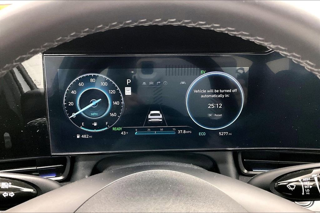 Certified 2025 Hyundai Elantra SEL image 25