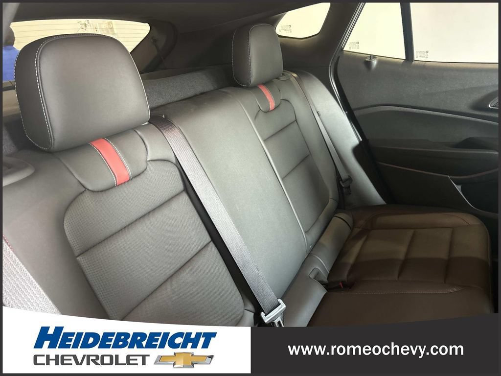 Certified 2024 Chevrolet Trax RS w/ Driver Confidence Package FWD image 32