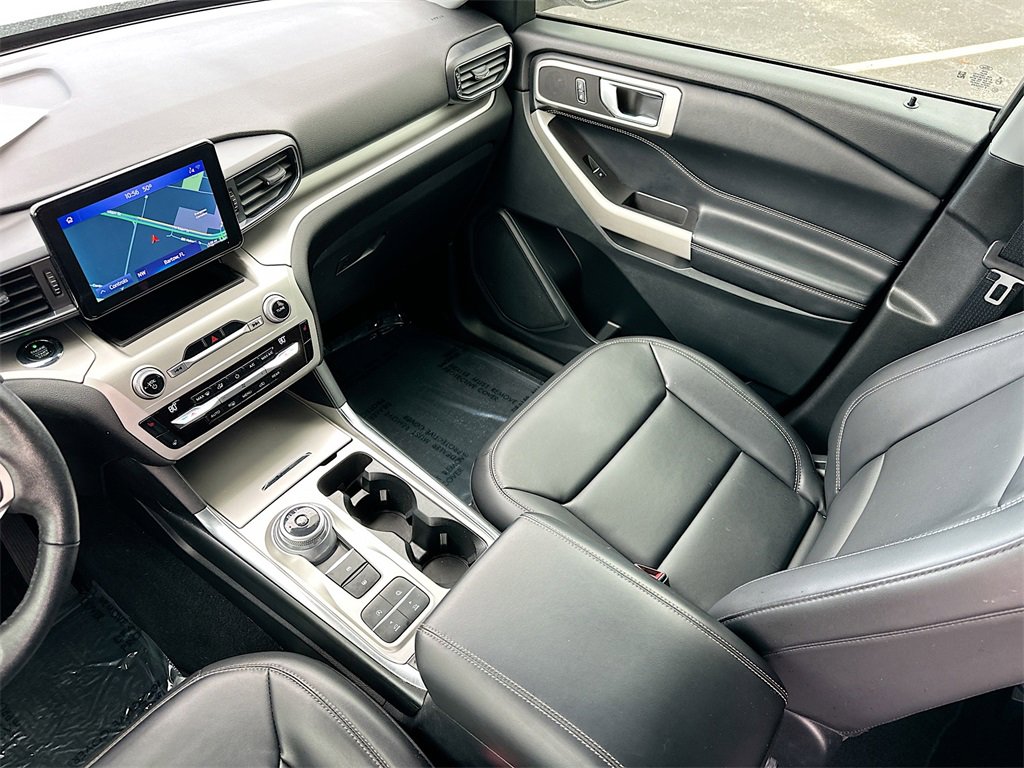 Used 2021 Ford Explorer XLT w/ Equipment Group 202A image 23