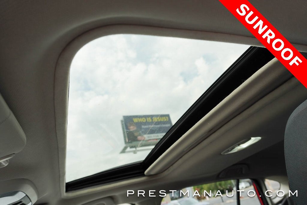 Used 2022 Subaru Crosstrek 2.0i Premium w/ Moonroof Package image 7