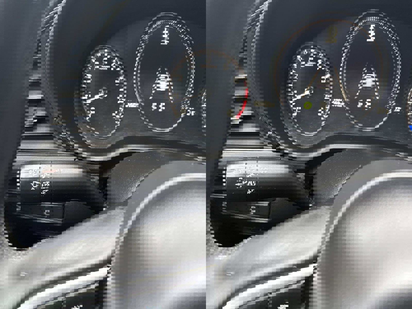 Used 2019 MAZDA MAZDA3 Sedan w/ Preferred Package image 28