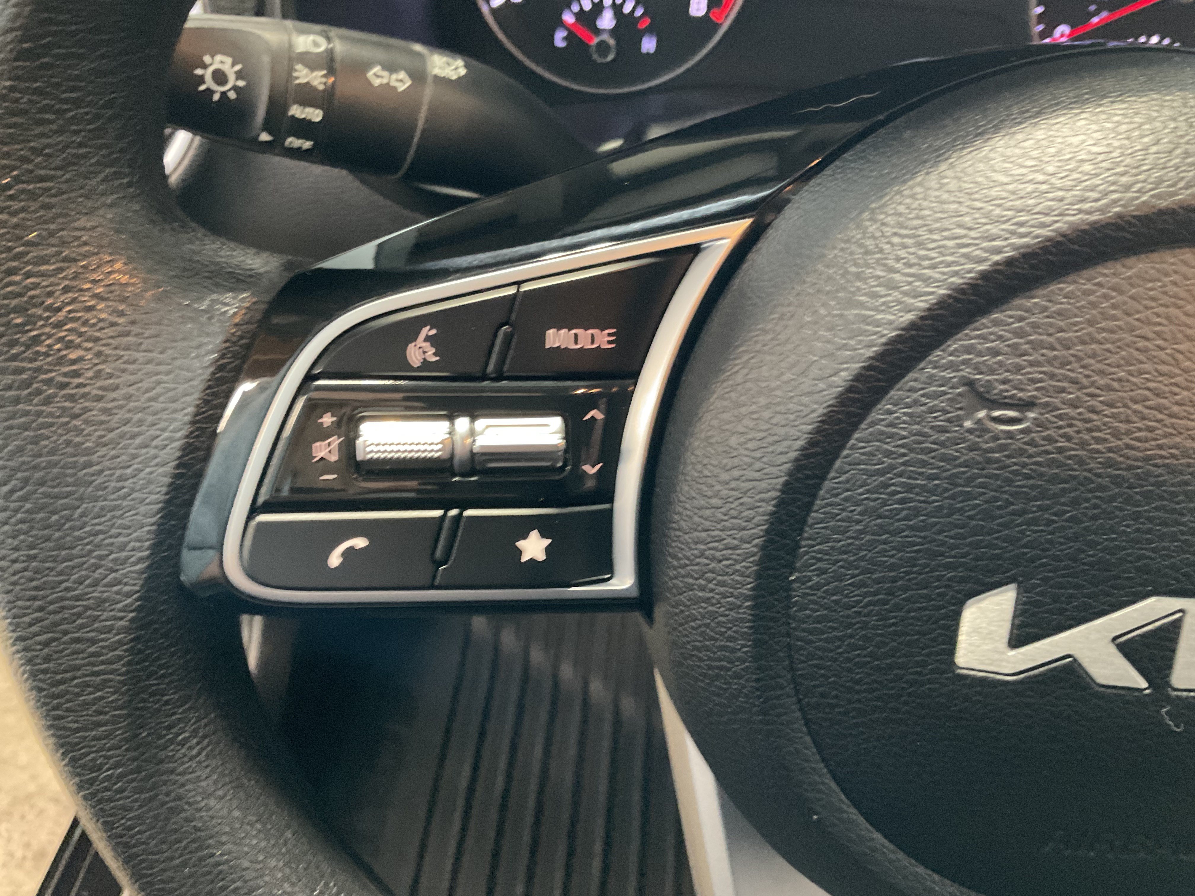 Used 2023 Kia Forte LXS FWD image 28