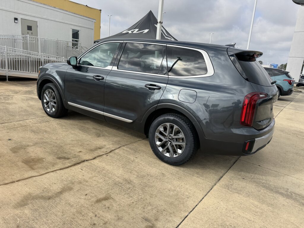 Used 2024 Kia Telluride LX image 23