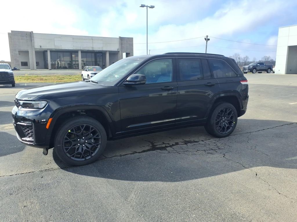 New 2026 Jeep Grand Cherokee Summit w/ Obsidian Package image 3