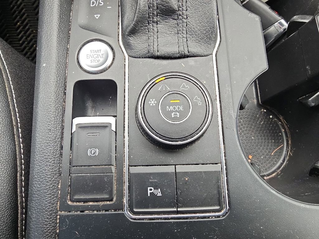 Used 2021 Volkswagen Atlas SE w/ Towing Package AWD/4WD image 11