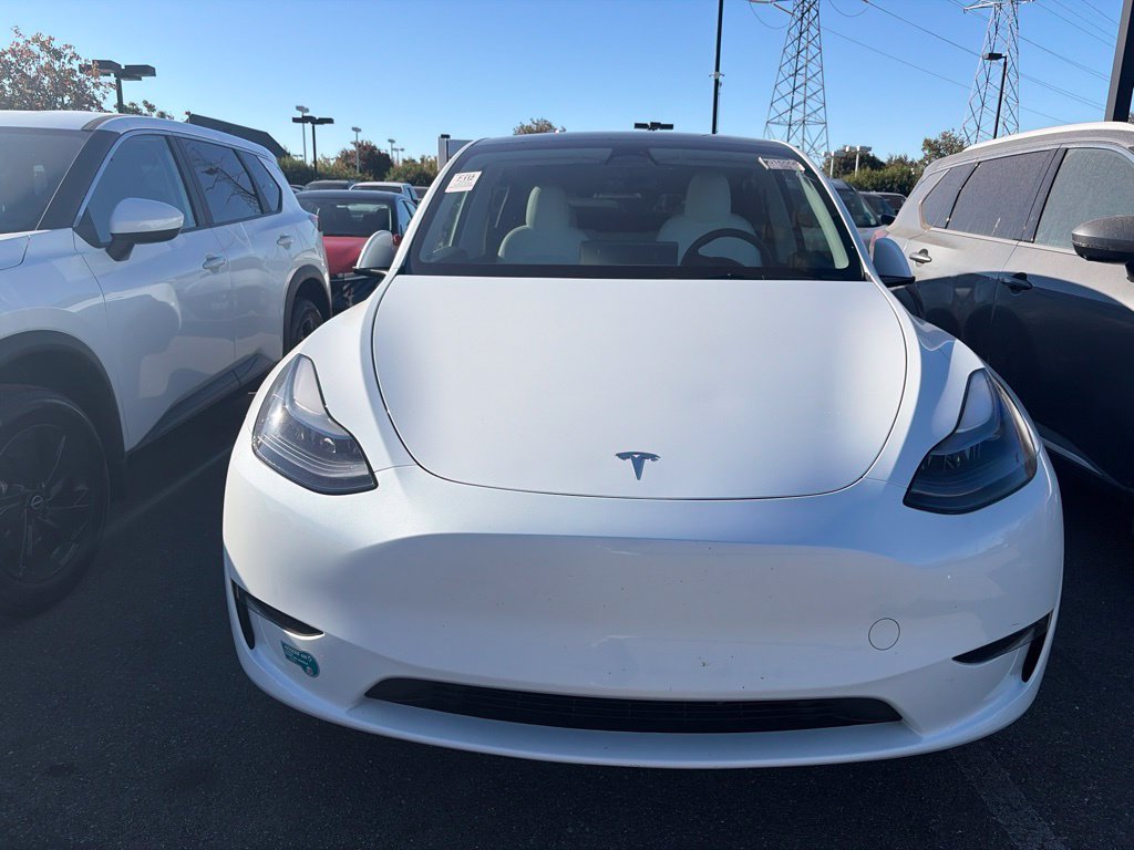 Used 2023 Tesla Model Y Long Range AWD/4WD image 2