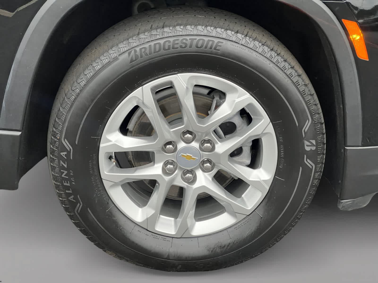 Used 2023 Chevrolet Traverse LS AWD/4WD image 19