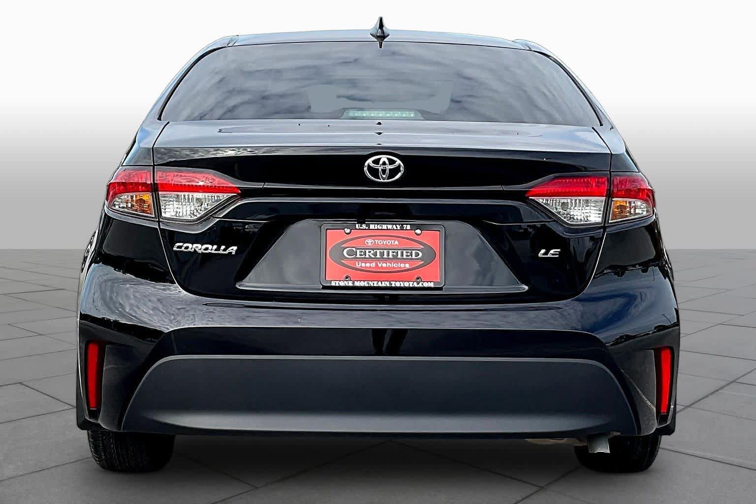 Used 2025 Toyota Corolla LE FWD image 5