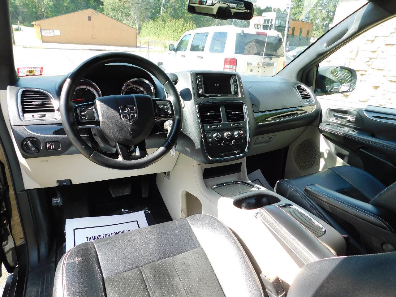 Used 2017 Dodge Grand Caravan SXT image 27