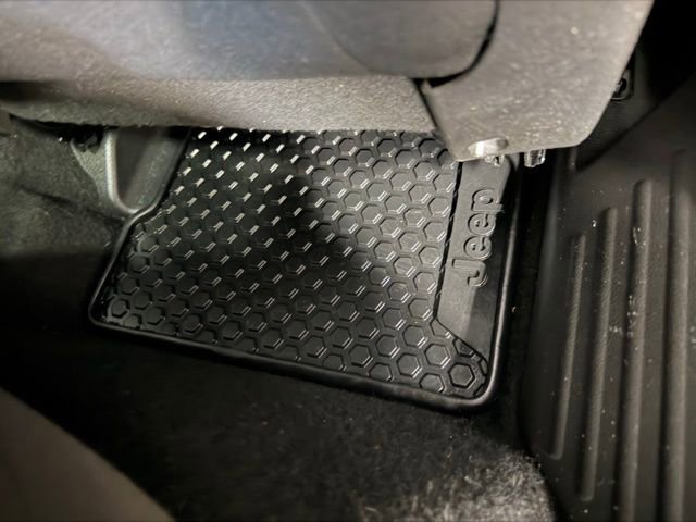 Used 2019 Jeep Renegade Altitude w/ Quick Order Package 2XM image 24