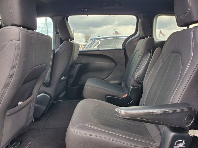 Used 2019 Chrysler Pacifica Touring Plus w/ S Appearance Package FWD image 25