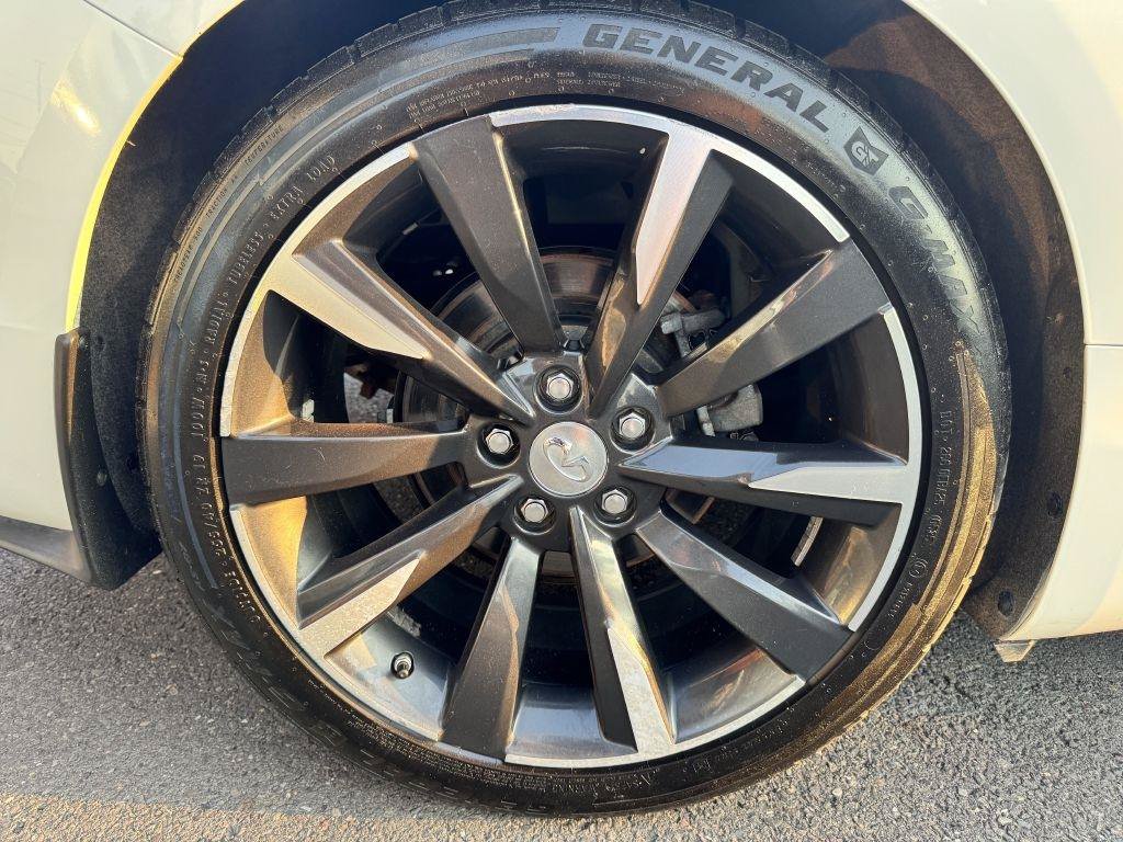 Used 2017 INFINITI Q60 3.0t w/ Premium Plus Package 3.0T AWD/4WD image 11