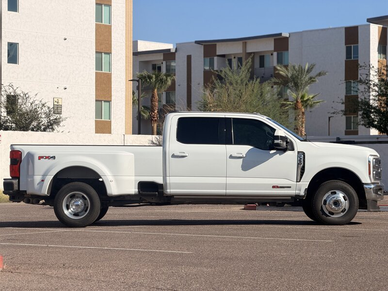 Used 2023 Ford F350 Lariat w/ Lariat Ultimate Package AWD/4WD image 4