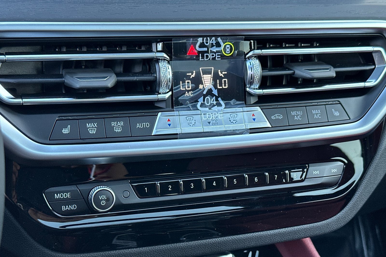 New 2025 BMW X4 xDrive30i w/ Convenience Package image 18