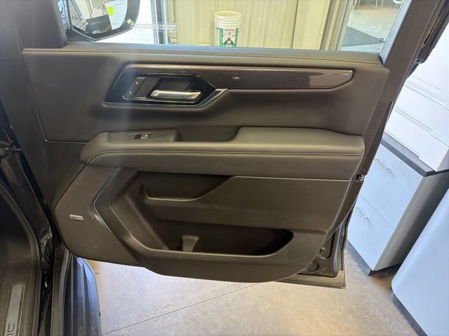 Used 2025 GMC Yukon XL Elevation AWD/4WD image 27