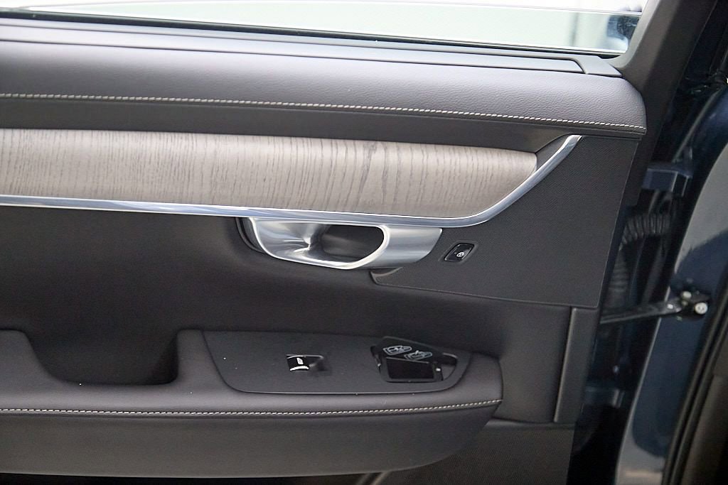 Certified 2023 Volvo S90 B6 Ultimate image 18
