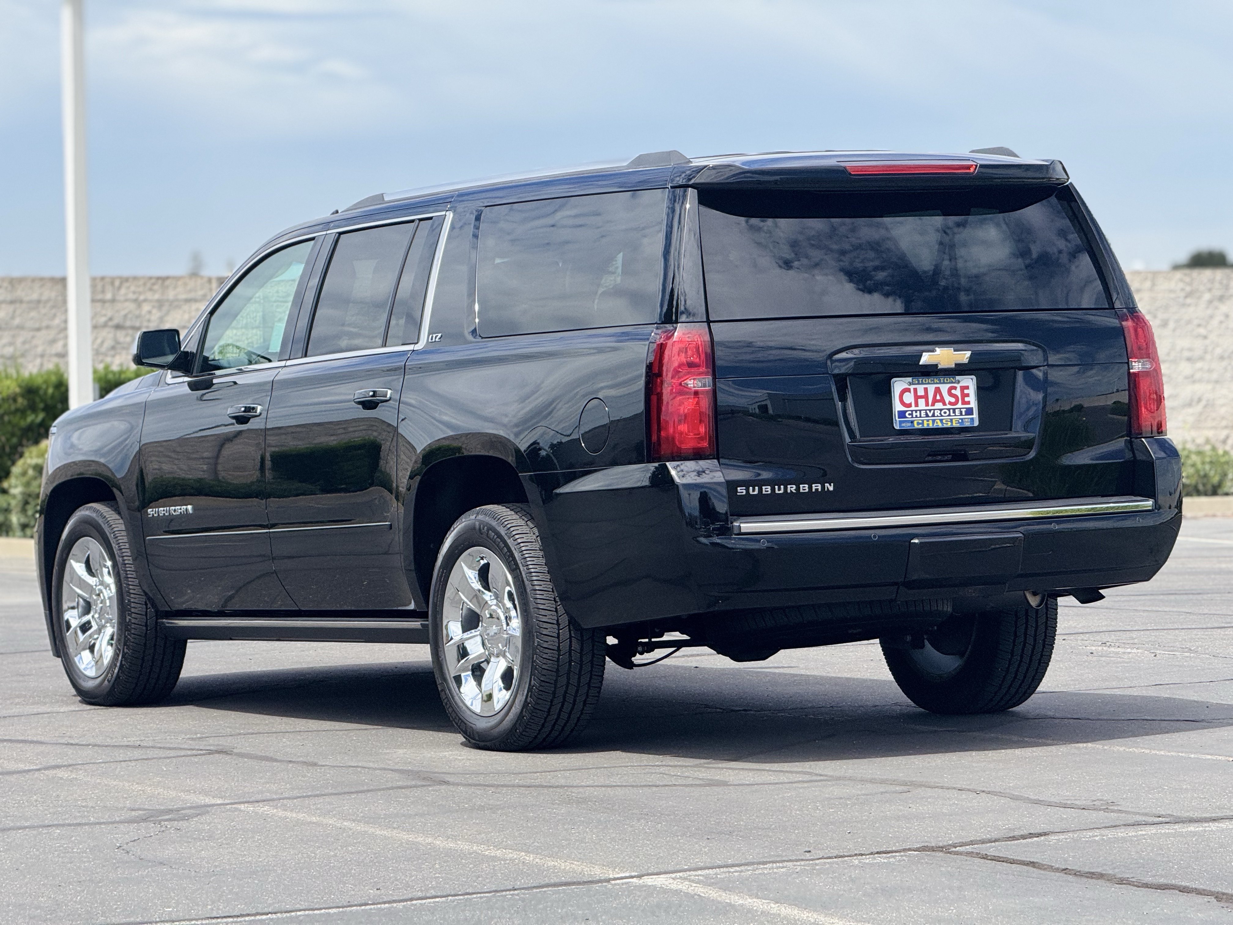 Certified 2016 Chevrolet Suburban LTZ AWD/4WD image 5
